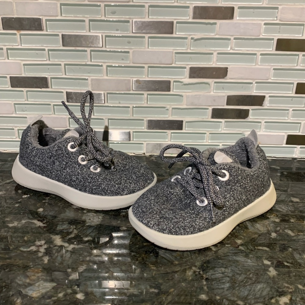 toddler size 7 Allbirds